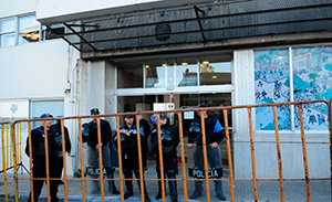 05ValladopolicialpreventivoalfrentedelMinisteriodurantelamovilizacionFotowwwElPaisComUy