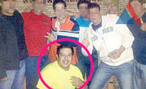 02EnelcirculodecolorotraimagendelperiodistaEdgarFernandezFotomamabay570ComPy