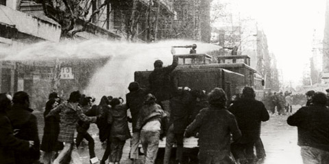 Resistencia a la dictadura en las calles de Montevideo AurelioGonzalezIndexfotoMontevideo.Gub.Uy 05ResistenciaaladictaduraenlascallesdeMontevideoAurelioGonzalezIndexfotoMontevideoGubUy