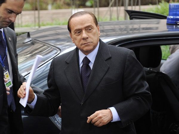 juiciopostergadoberlusconifoto2