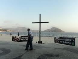 CruzcolocadaenhomenajealajuezaFotoipsNoticiasNet