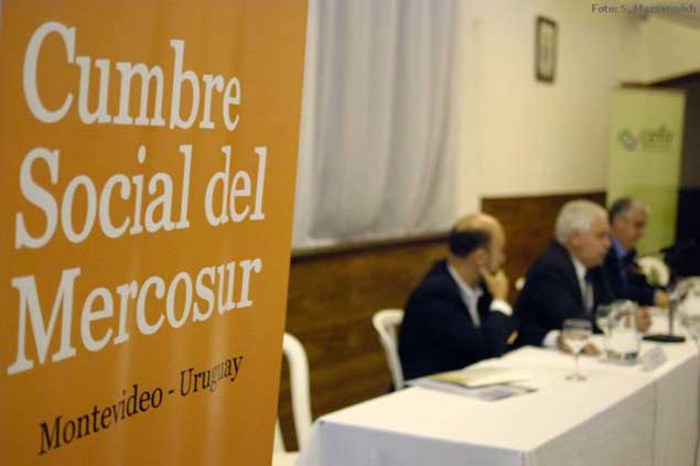 CumbreSocialylosDDHHFotoLaRepublica