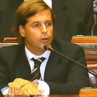 DiputadoLuisLacallePoufoto3