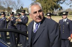 TitulardeDefensaLuisRosadillafoto2