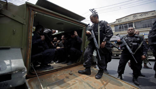 foto_3_tanques_en_favelas