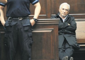 Arrestodelnmero1delFMIfotoAP.AFP.ANSA.NYTFoto4